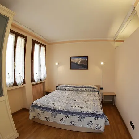 Apartament House