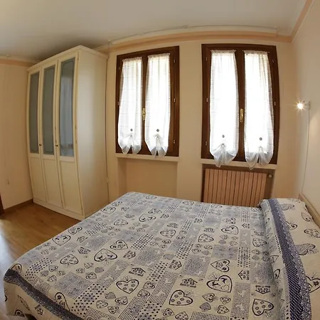 House Apartament *